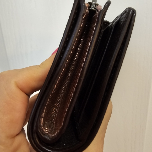 Euc Coach wallet metallic - Picture 5 of 9